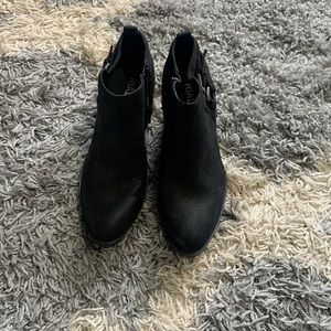Woman shoes
